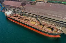 loading a large-capacity vessel with grain