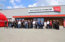 Na otwarciu sklepu Powered by Kramp byli obecni właściciele, pracownicy firmy Kramp i lokalni politycy.