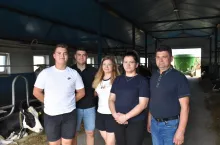 – Wzrost wydajności od przeciętnej krowy o 2 tys. kg w stosunkowo krótkim czasie to przede wszystkim zasługa syna Huberta, który mocno angażuje się w żywienie krów. To także efekt zakupu wozu paszowego i zastosowania odpowiednich dodatków żywieniowych – podkreślił Zbigniew Trętowski.