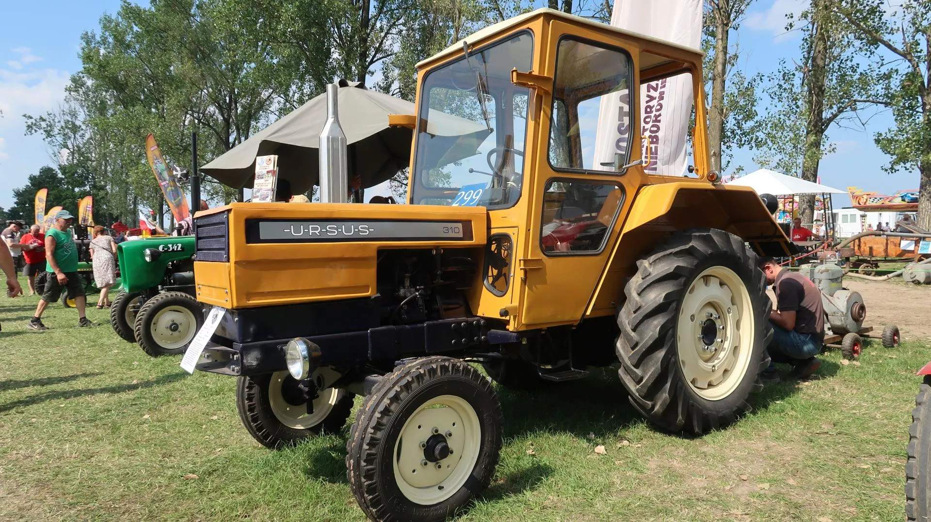 Zobacz unikatowe traktory z Festiwalu Starych Ciągników w Wilkowicach 2023 [ZDJĘCIA]