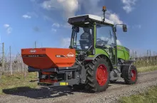 Wyposażony w ramę ważącą, nowy rozsiewacz MDS.2, wykorzystuje zalety i wszechstronność serii MDS.2, a poza tym zapewnia możliwość automatycznej regulacji dawki wysiewu.