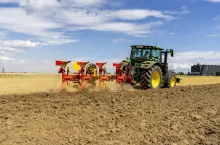 Zawieszany pług obracalny Servo 3000, to jedna z nowości Pöttingera na jesienny sezon.