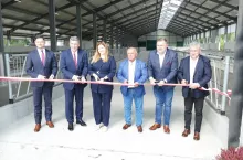 Uroczysty moment przecięcia wstęgi