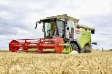 Nowy Evion marki Claas wygląda elegancko. Mimo że jest mały, dzięki rozwiązaniom technologicznym namiesza raczej w lidze kombajnów średniej klasy.