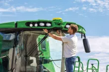898701