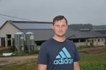 – Duży nacisk kładziemy na dobrostan i zdrowie krów, dlatego nie mogło w oborze zabraknąć czochradła aktywnego, czyli szczotki obrotowej napędzanej mechanicznie – przyznaje młody hodowca.