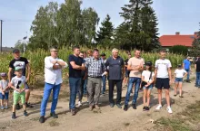 Specjaliści poszczególnych firm hodowlanych przedstawiali rolnikom właściwości prezentowanych odmian kukurydzy