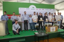 Puchar Polski w Rolnictwie Precyzyjnym. Wręczenie nagród na targach Agro Show 2023 – miejsca od 10 do 1 (od lewej do prawej).