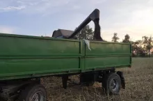912610