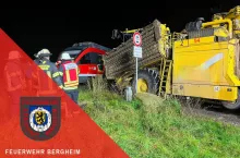 Ogromna maszyna do buraków zderzyła się z pociągiem!