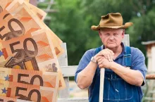 Wypłata dopłat dla rolników wstrzymana do końca roku