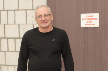 –​ Ceny mleka w stosunku do ubiegłego roku bardzo spadły, a koszty produkcji nadal są wysokie, więc wóz paszowy wciąż pozostaje w sferze planów – mówi rolnik.