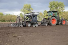 Słoneczną październikową aurę wykorzystaliśmy do siewu jęczmienia i pszenicy w różnych systemach uprawy.