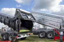 W październiku br. zarejestrowano 414 nowych przyczep rolniczych (zdjęcie ilustracyjne).