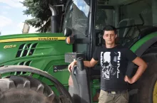 Gospodarstwo Bartosza Wieczorka mocno odczuło karę za przekroczenie kwoty mlecznej w ostatnim roku kwotowania. Choć było to stosunkowo dawno, to do tej pory rolnik nie odbudował produkcji mleka sprzed 9 lat.