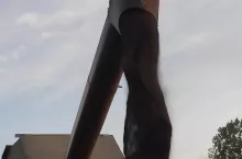 907335