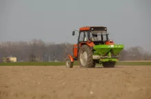 nawóz, rozsiewacz, nawożenie zimą