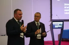 Artur Kozera z Rapool i Tomasz Czubiński z top agrar Polska podczas Sesji Uprawa VIII Forum Rolników i Agrobiznesu