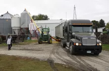 Rozładunek transportu kukurydzy w USA