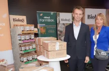 Ilona Gulczyńska, prezes zarządu Grupy Producentów Owoców i Warzyw POLFARM sp. z o.o. i syn Michał odpowiedzialny w spółce za handel