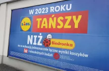 &lt;p&gt;W taki sposób Lidl przekonuje klientów, że jest tańszy od Biedronki (fot. wiadomoscihandlowe.pl)&lt;/p&gt;