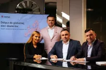 Na zdjęciu od lewej Anna i Piotr Jankowscy – właściciele firmy, Tomasz Kotowicz – dyrektor sprzedaży krajowej, Marcin Kraska – dyrektor sprzedaży zagranicznej.