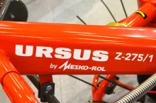 899223