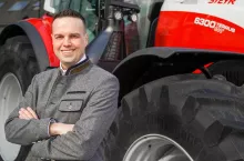 Steyr Gunnar Hauser Business Director w Austrii i najlepiej sprzedający się ciągnik Steyr 6150 Profi CVT.
