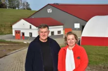 – Wcześniej nie mieliśmy prawdziwego cielętnika. Cielęta stały w różnych odległych od siebie miejscach, po prostu tam, gdzie w danym czasie był wolny metraż. To było dość uciążliwe zarówno pod względem organizacyjnym, jak i sanitarnym – mówi Kazimierz Więcko.