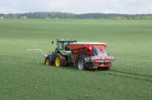 Nowym trendem jest wykorzystywanie robotów autonomicznych do pielenia upraw, fot. Skudlarski