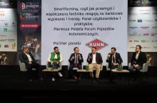 W panelu wzięli udział, od lewej: dr Artur Jakubek – prowadzący, Karol Zgierski (John Deere Polska), dr inż. Mirosław Czechlowski (Uniwersytet Przyrodniczy w Poznaniu), Marek Wilanowski (Metos Polska), Artur Szymczak (Kuhn Maszyny Rolnicze)
i Jarosław Adamczak (Claas Polska). Fot. Dróżdż