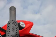 907642