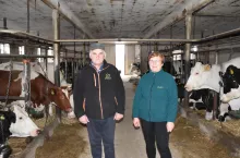 Na pytanie, co jest najważniejsze w osiągnięciu i utrzymaniu średniej wydajności laktacyjnej na poziomie przekraczającym 11 tys. kg mleka, zarówno Anna Gruszczyńska, jak i jej mąż Jan odpowiedzieli, że żywienie, a gospodarz zażartował, że dba lepiej o wyżywienie krów jak o własne menu.