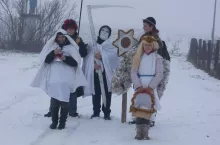 Jednym z ożywionych zwyczajów w Lucimiu są kolędnicy chodzący w Wigilię i zapraszający na Święty Wieczór w Trzech Króli