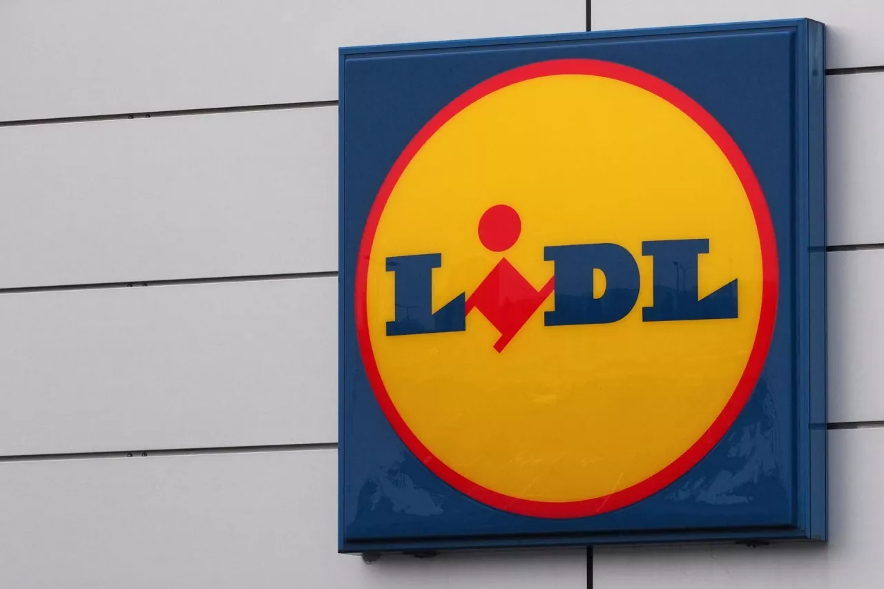 &lt;p&gt;Szyld sieci Lidl (fot. Łukasz Rawa/wiadomoscihandlowe.pl)&lt;/p&gt;