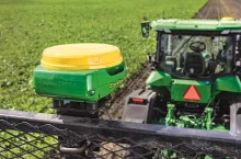 Rozwiązanie SATCOM połączy nowe i już pracujące maszyny za pośrednictwem satelitarnej usługi internetowej i wytrzymałych terminali satelitarnych.