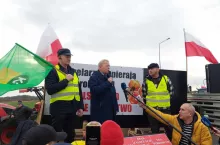 Komisarz Wojciechowski przyjechał do rolników protestujących na S3