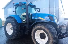 907823