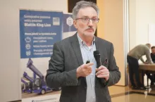 – Konsekwencją złej struktury TMR-u jest przede wszystkim zła fermentacja w żwaczu, dużo kulawych krów w stadzie oraz problemy z wydajnością i zawartością tłuszczu w mleku – podkreśla prof. Zymunt Maciej Kowalski.