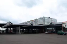 907987