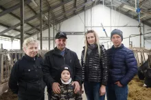 Wartości indeksu ekonomicznego pozwalają na porównywanie zysków z produkcji mleka w odniesieniu do jednej laktacji, dzięki czemu hodowcy mogą doskonalić swoje stada w kierunku maksymalizacji zysków.