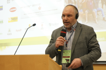 – Brak zdolności śluzówki żwacza do wchłaniania lotnych kwasów tłuszczowych i w efekcie buforowania, jest jedną z przyczyn wtórnej kwasicy żwacza – mówił prof. Greg Penner