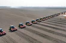 Kilka dni temu w Shenyang na pole jednocześnie wyjechało blisko 30 siewników.