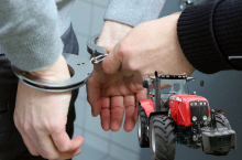 W gminie Radzyń Podlaski doszło do oszustwa. 42-latek zgłosił się na Policję, tuż po tym, kiedy wpłacił 46 tys. zł za ciągnik rolniczy marki Massey Ferguson. Rolnik znalazł atrakcyjne ogłoszenie na stronie internetowej, nawiązał kontakt ze sprzedającym. 