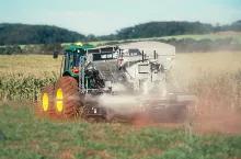 Firma Amazone informuje, że przejęła brazylijską firmę MP Agro, która specjalizuje się rozsiewaczach nawozów.