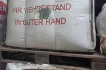 Wykorzystując dekarską taśmę uszczelniająca można skutecznie naprawić worki typu big-bag.