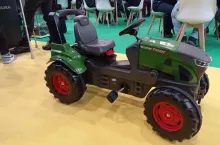Dużej mocy ciągniki John Deere z roku na rok sprzedają się stabilnie. fot. Adam Ładowski