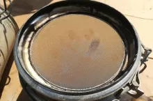 Spektakularnych rozmiarów układy oczyszczania spalin niekiedy całkowicie przesłaniają silnik, jednak dla większości użytkowników to tylko tajemnicze puszki, o których wiadomo tylko tyle, że w razie co tanio nie będzie..., fot. G. Szularz