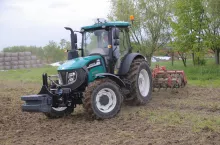 Główną nagrodą konkursu z okazji 30-lecia top agrar Polska jest ciągnik Arbos 4110. Wiosną przepracowaliśmy nim kilkanaście godzin w lekkich i ciężkich pracach polowych oraz w transporcie.