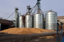 Spółdzielnia Rolników ”San” ma w Głuchowie pod Łańcutem magazyny o pojemności 11 tys. ton. W planach jest ich rozbudowa o kolejne 11 tys. ton.